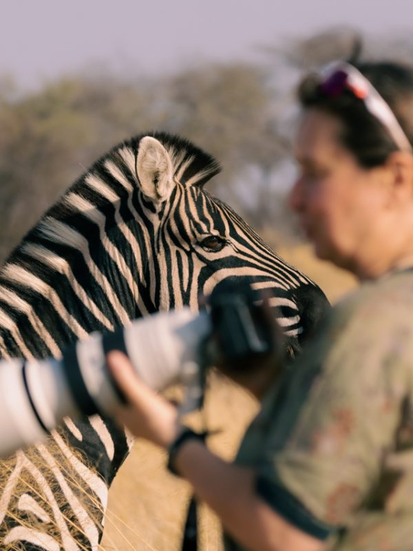 donna-con-sony-100-400-in-namibia